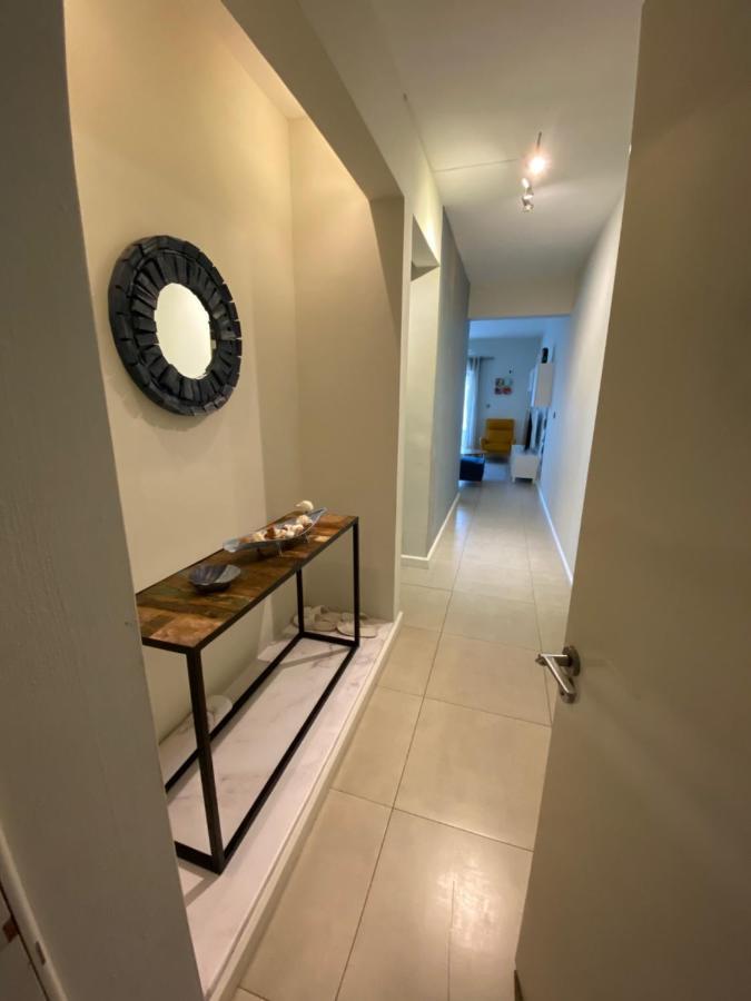 Beachcove Apartment 2 Pereybere Beach ภายนอก รูปภาพ