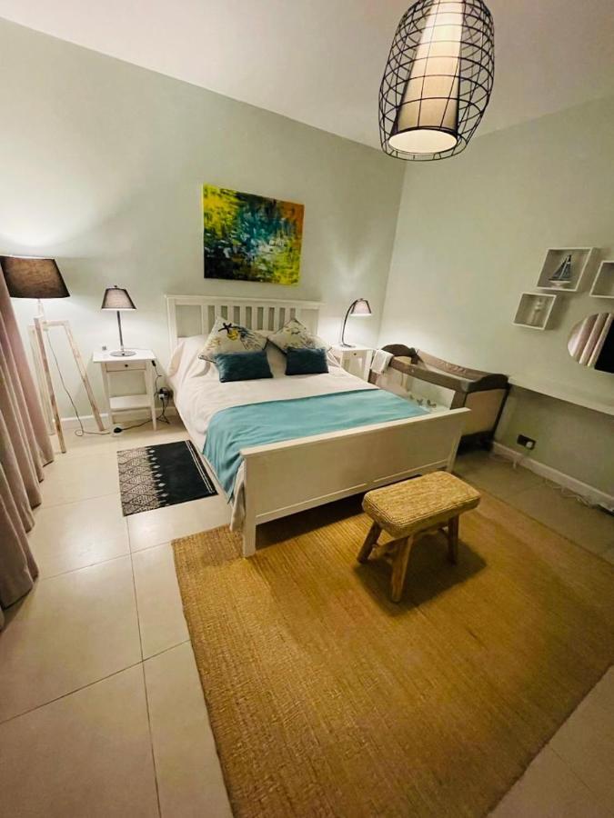 Beachcove Apartment 2 Pereybere Beach ภายนอก รูปภาพ