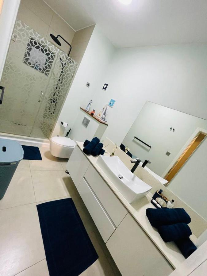 Beachcove Apartment 2 Pereybere Beach ภายนอก รูปภาพ
