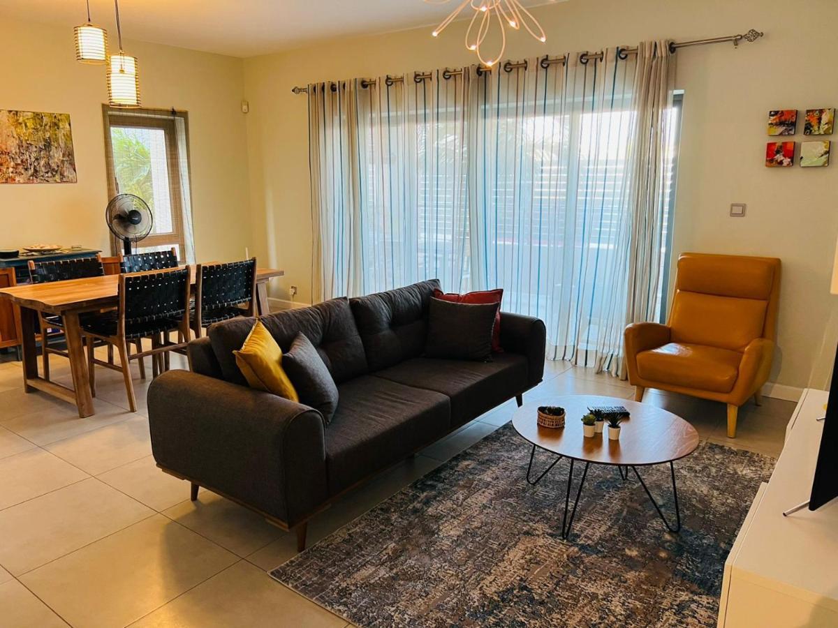 Beachcove Apartment 2 Pereybere Beach ภายนอก รูปภาพ