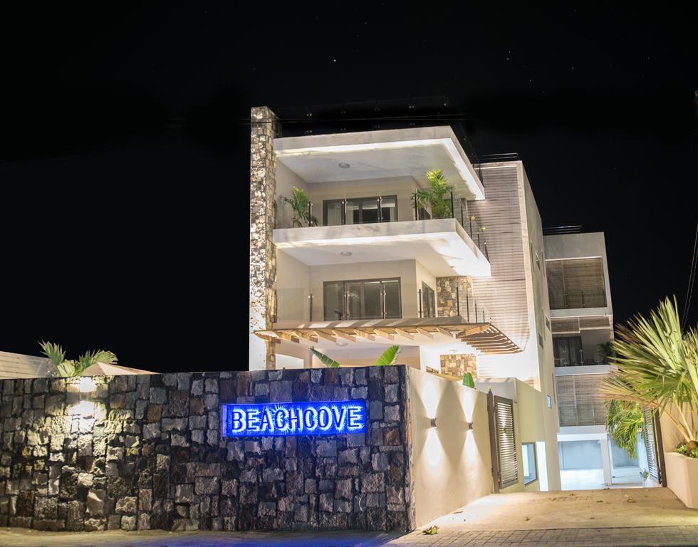 Beachcove Apartment 2 Pereybere Beach ภายนอก รูปภาพ